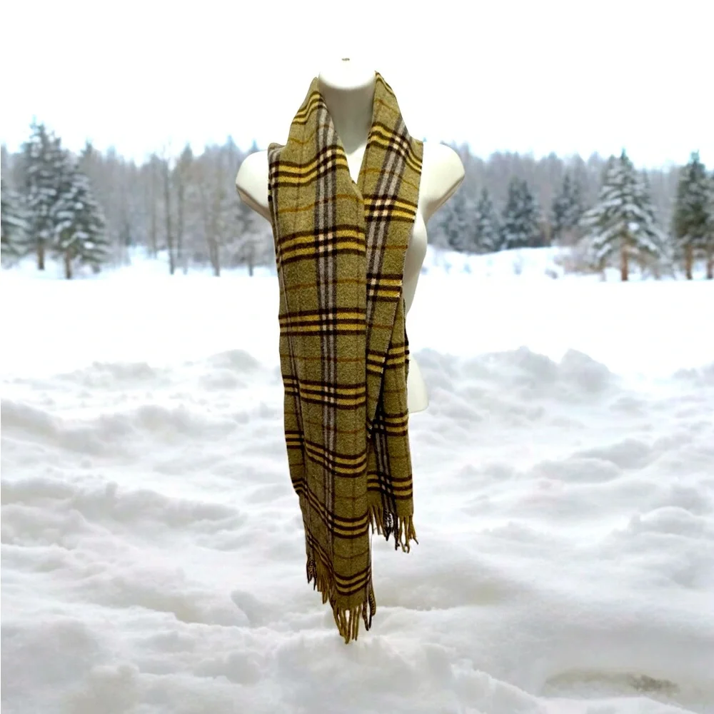 Burberry vintage lambswool scarf